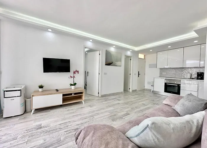 Torres De Yomely - M9g * プラヤ・デ・ラス・アメリカス